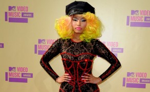 Nicki Minaj flaunts her curves in jewelled jumpsuit at VMA’s